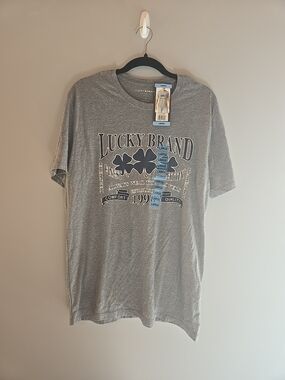 Lucky Brand Gray Short-Sleeve Graphic Tee with Clover